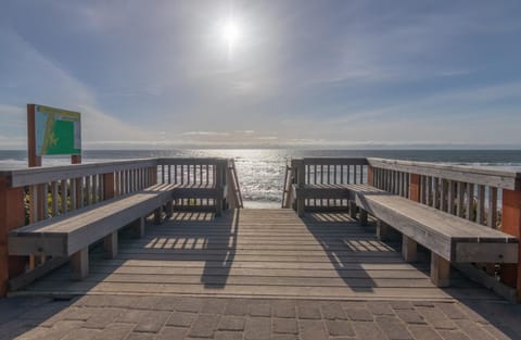 Cape Cod Hideaway House in Lincoln Beach