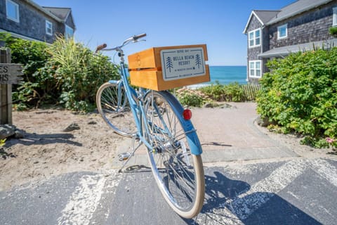 Cape Cod Hideaway House in Lincoln Beach