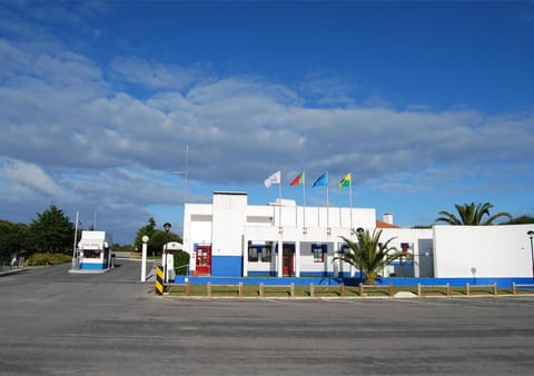 Facade/entrance, Lobby or reception, Street view