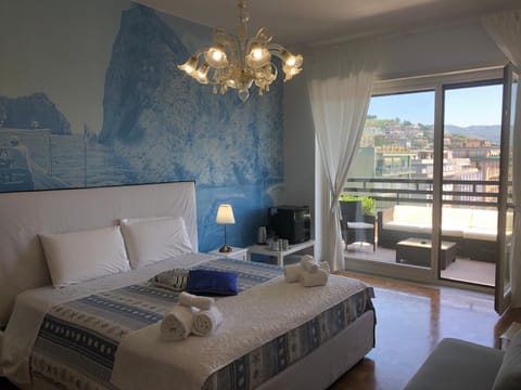 Mareluna Penthouse - Luxury Suites Bed and Breakfast in Salerno