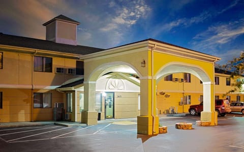 Property building, On site, Time of day, Sunset
