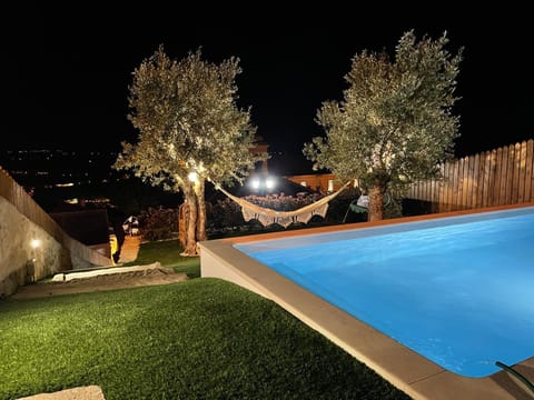 View (from property/room), Garden view, Pool view