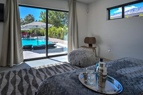 Best in Palm Springs • Featured in Dwell • 5 Bedrooms & All En Suite Baths Villa in Palm Springs