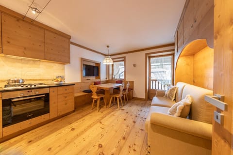 Kitchen or kitchenette, Living room, Seating area