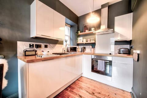 GuestReady - Stylishly presented City Centre Ap Apartment in Edinburgh