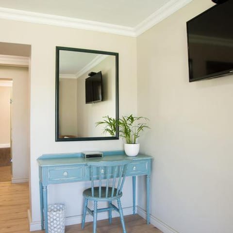 Four Palms Accommodation Bed and Breakfast in Cape Town