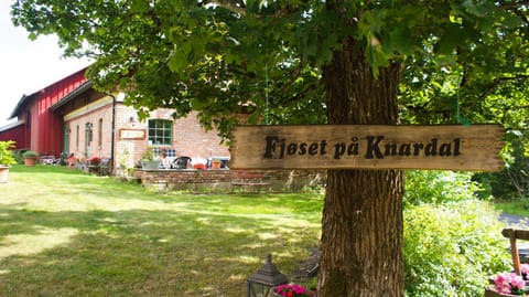 Fjøset på Knardal Apartment in Viken, Norway