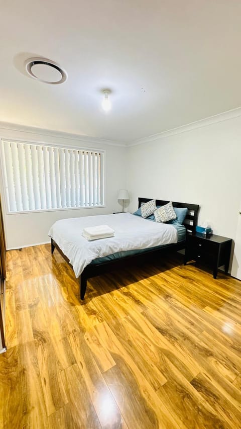 Quiet family Townhouse in Wollongong CBD Maison in Wollongong