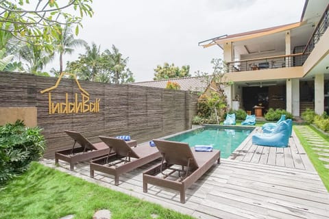 Indah Bali Guesthouse Bed and Breakfast in North Kuta