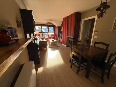 Apartamento Vistas Peña Telera con WIFI 600Mb Apartment in Aragon