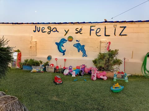 Mis Princesas, con Barbacoa, Piscina, Parking privado y wifi House in Chiclana de la Frontera