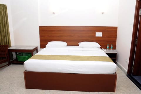 Sreeparthi Hotel Hotel in Karnataka