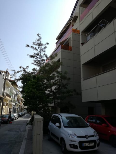 Spacious and Modern Downtown Apartment Condominio in Heraklion