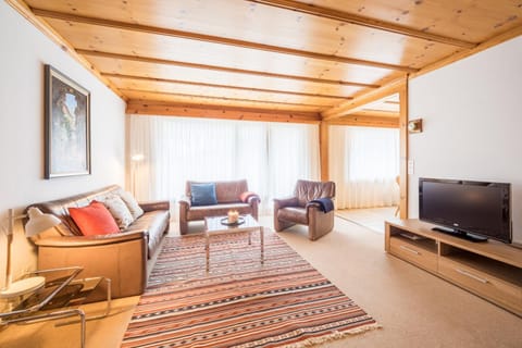 LAAX Homes - Val Signina 1-13a Condo in Canton of Grisons