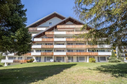 Property building, Facade/entrance, Off site