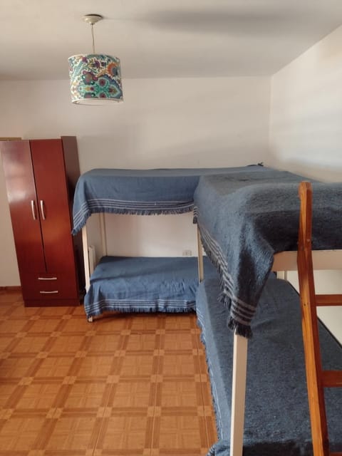 Bedroom, bunk bed