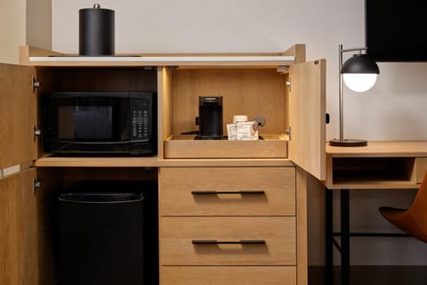 Coffee/tea facilities, minibar