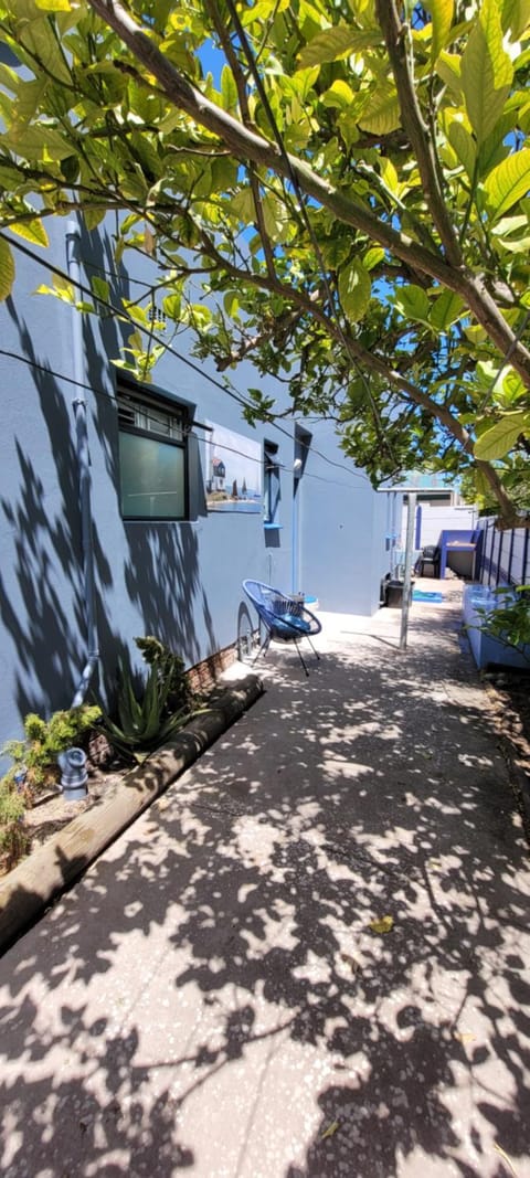 Lighthouse Cottage stone's throw from the beach Apartment in Western Cape