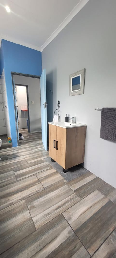 Lighthouse Cottage stone's throw from the beach Apartment in Western Cape