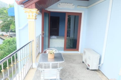 Majestic Villas Guesthouse Phuket. Bed and Breakfast in Rawai