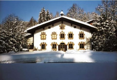 Facade/entrance, Winter