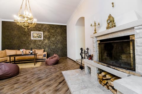 Comfortable House on Marjanishvili Eigentumswohnung in Tbilisi