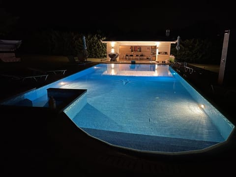 Night, Pool view