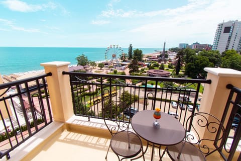 Admiral Hotel - Ultra All Inclusive & Private Beach Hotel in Varna