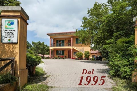 Property building, Day, Property logo or sign, Logo/Certificate/Sign