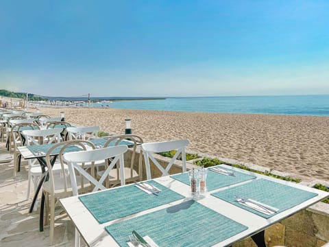 GRIFID Moko Beach - 24 Hours Ultra All Inclusive & Private Beach Hotel in Varna