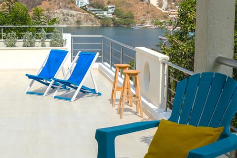 Patio, Day, Natural landscape, View (from property/room), Balcony/Terrace, Mountain view, Pool view, Swimming pool, sunbed