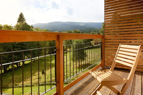 View (from property/room), Balcony/Terrace, Mountain view