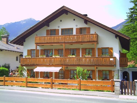 Ferienwohnungen Kral Apartment in Grainau