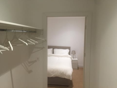 Luxurious serviced apartment in Croydon Condo in Croydon