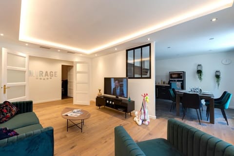 LE MIRAGE Luxury T4 avec garage Apartment in Annecy