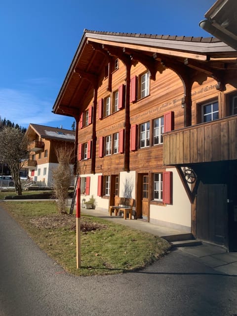 Chalet Allmegrat Apartment in Adelboden
