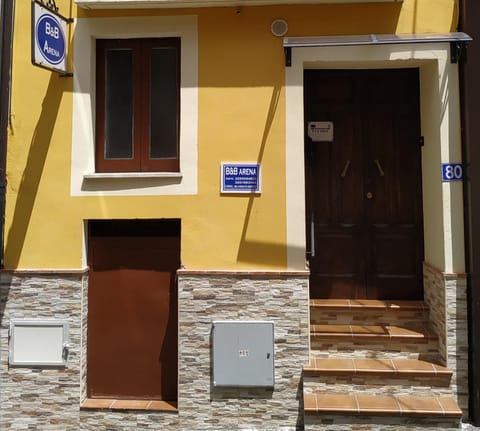 B&B Arena Family Bed and Breakfast in Calabria