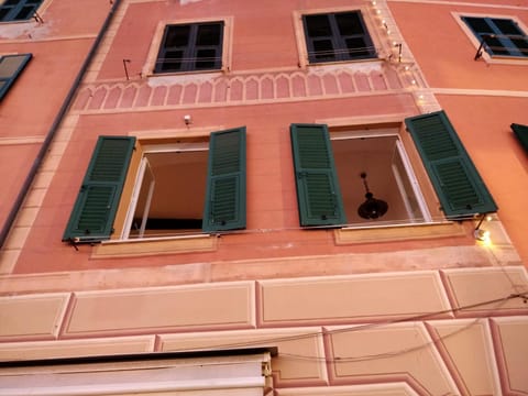 Le Finestre sul mare Condo in Camogli