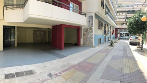 Property building, Day, Street view, Parking