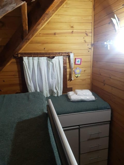 Bedroom, bunk bed