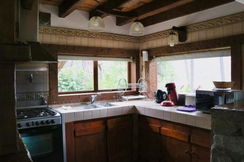 Kitchen or kitchenette, Garden view, Lake view