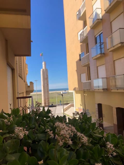 Property building, View (from property/room), Balcony/Terrace, Beach, Street view