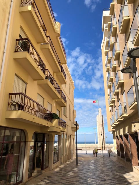 Property building, Balcony/Terrace, Beach, City view, Street view