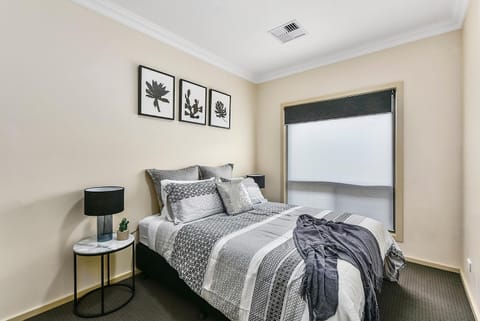 Accommodation On Lansell 1 being Unit 1 of 6 Lansell Street Appartamento in Mount Gambier