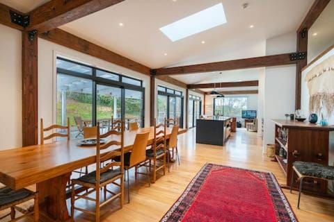 Dining area, kitchen