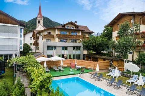 Pool view, Swimming pool, Swimming pool