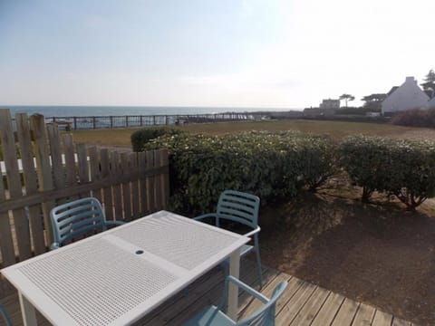 T2 Duplex Valentin Plage Condo in Batz-sur-Mer