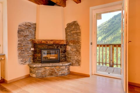 Mountain view, flat iron