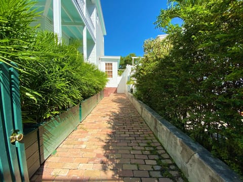 The Bartlum by Brightwild-Luxurious Studio Condominio in Key West