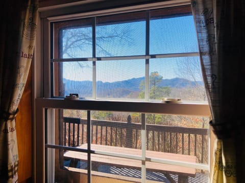 Pop’s Cottage Maison in Fontana Lake